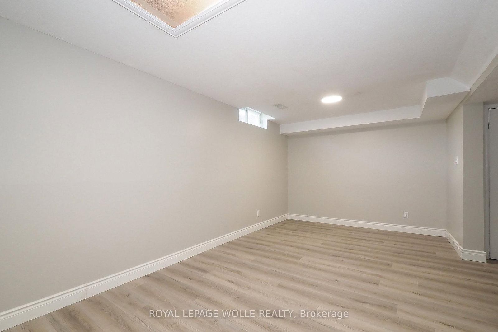 495 Misty Cres, Kitchener, view 39