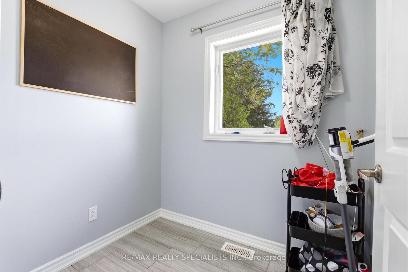 128 LAW Dr, Guelph, view 29
