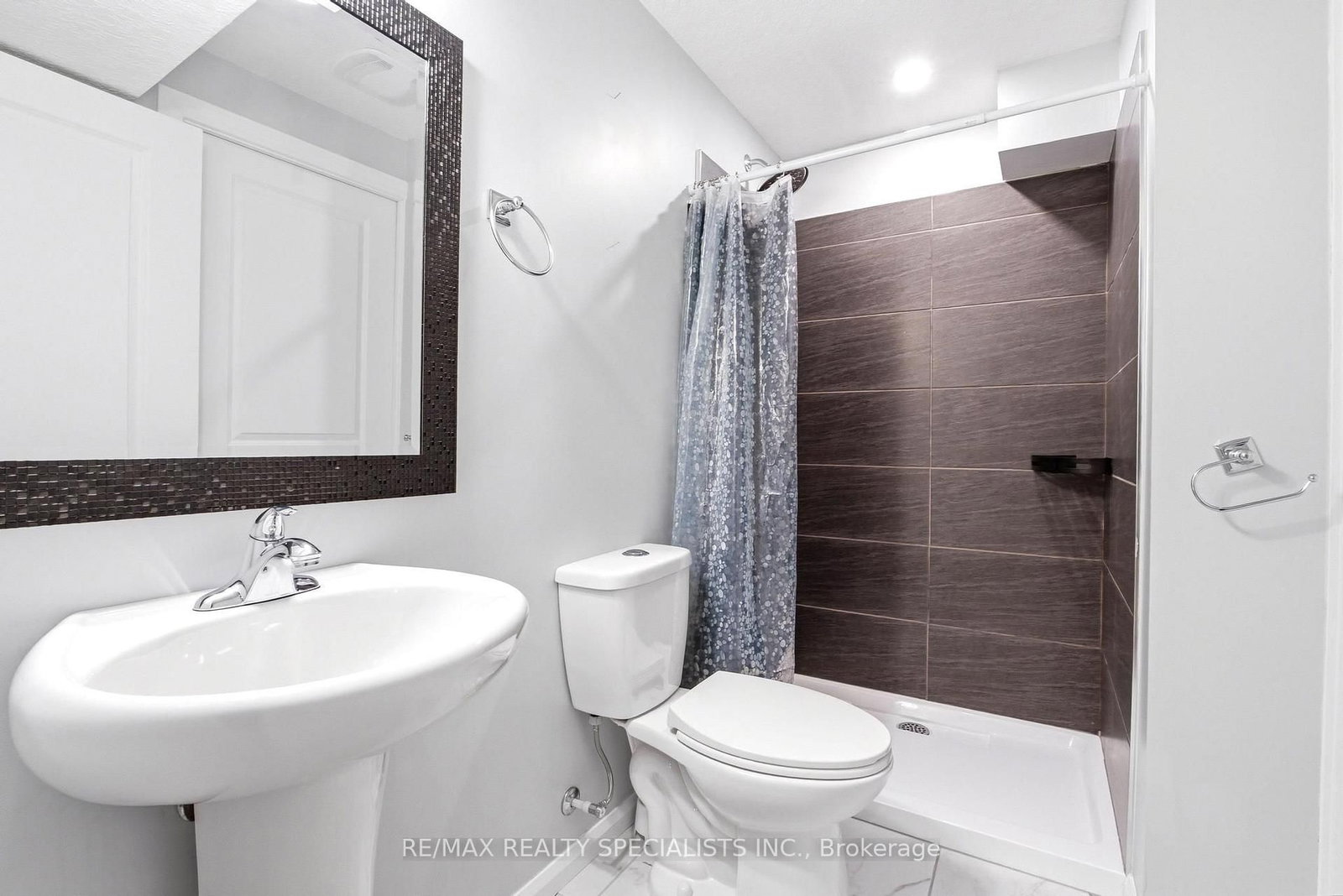 128 LAW Dr, Guelph, view 32