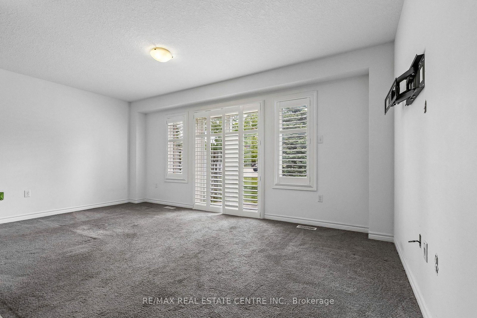 30O-30 Oldfield Dr, Guelph, view 17