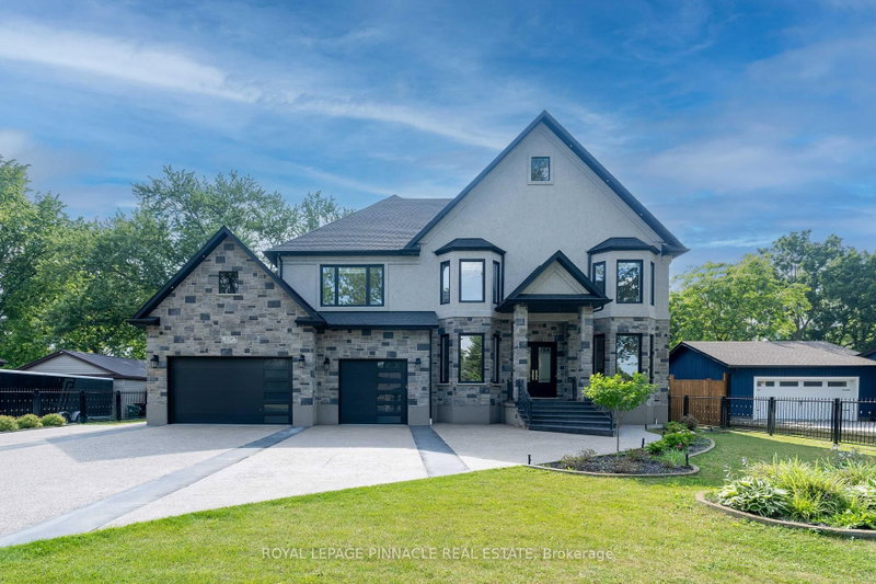 138 Woolwich Street S