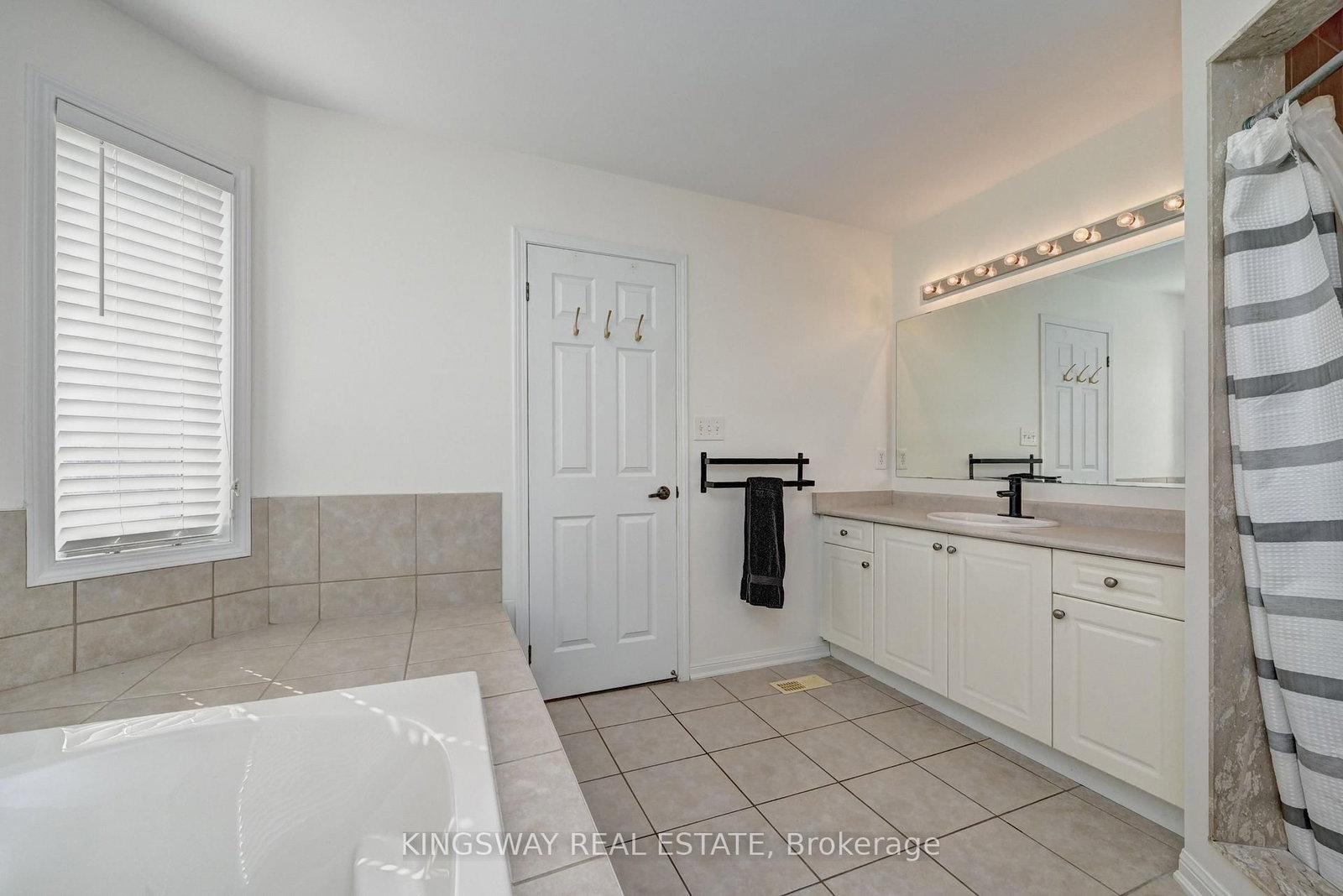 222 Baldwin Drive • Cambridge, ON photo 25