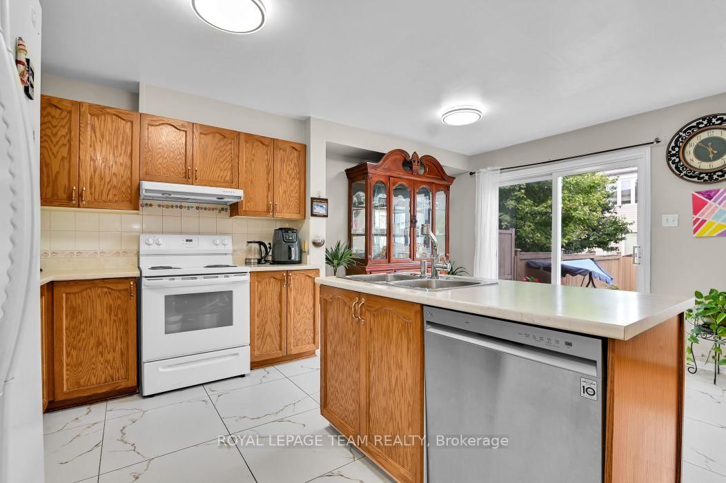 7 Karendale Street • Ottawa, ON photo 8