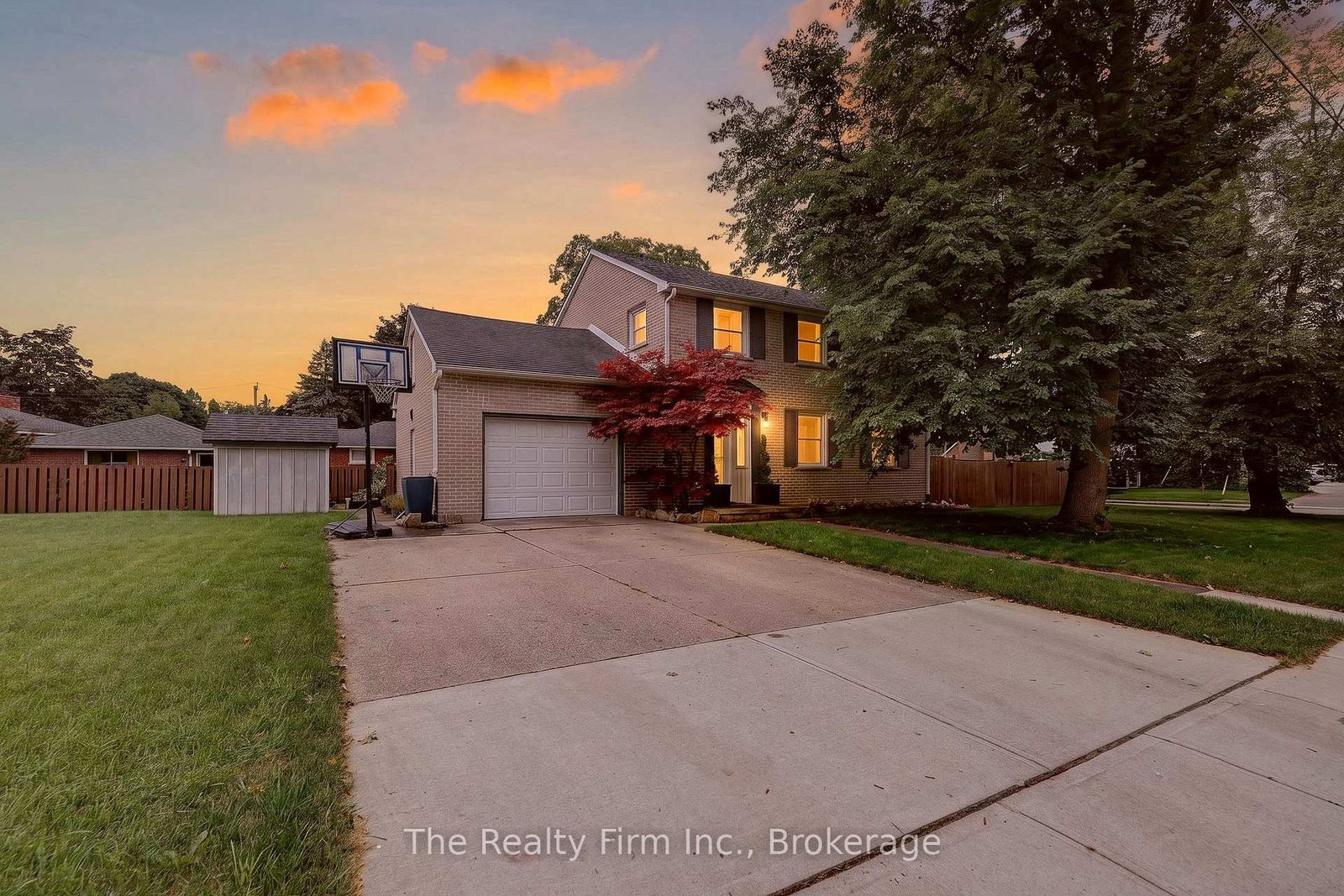 652 Miller Street • Woodstock, ON photo 1