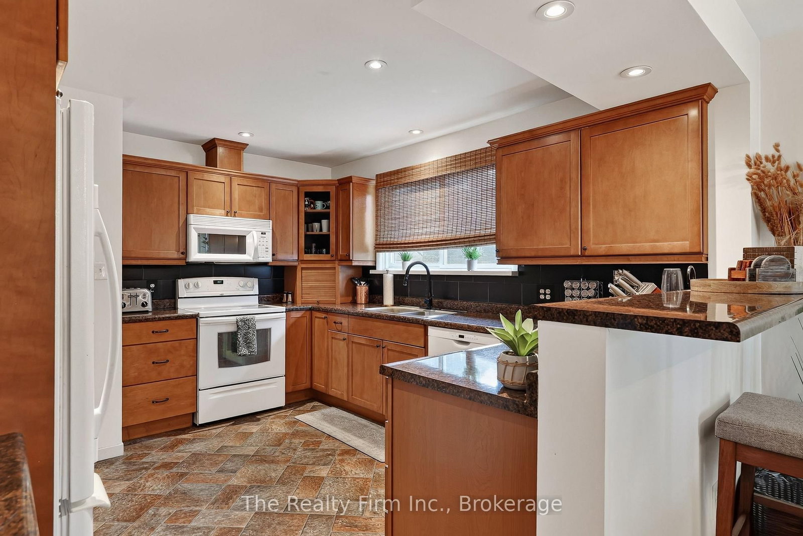 652 Miller Street • Woodstock, ON photo 12