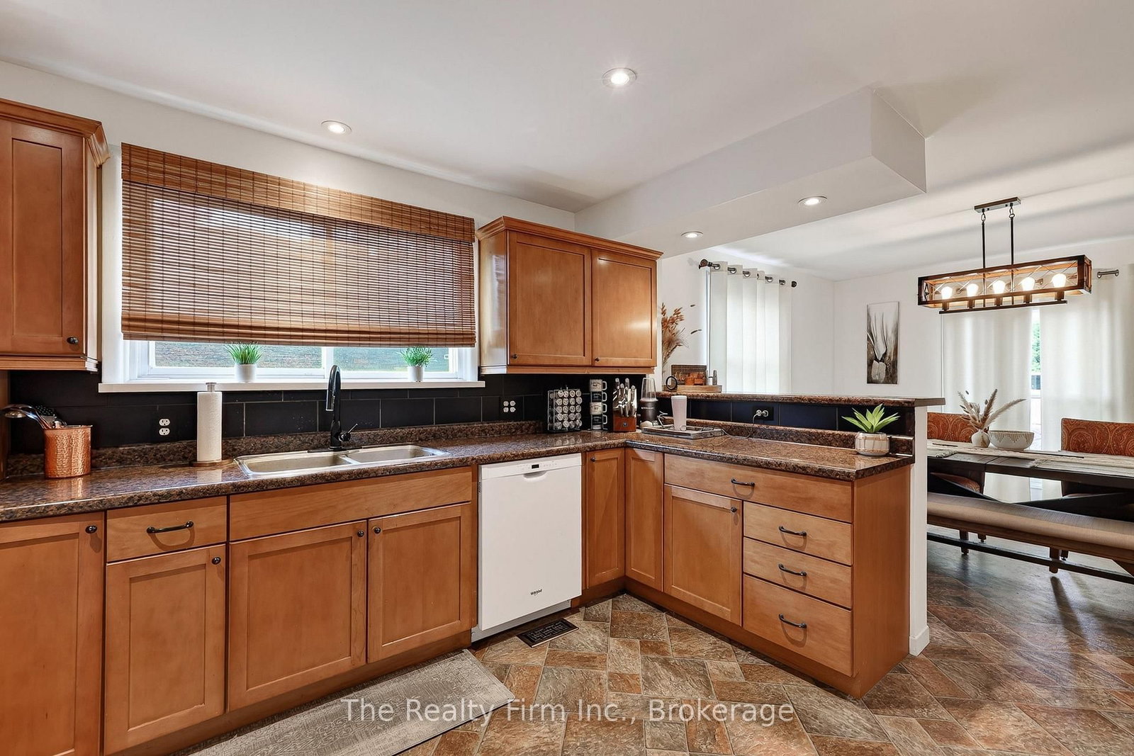 652 Miller Street • Woodstock, ON photo 13