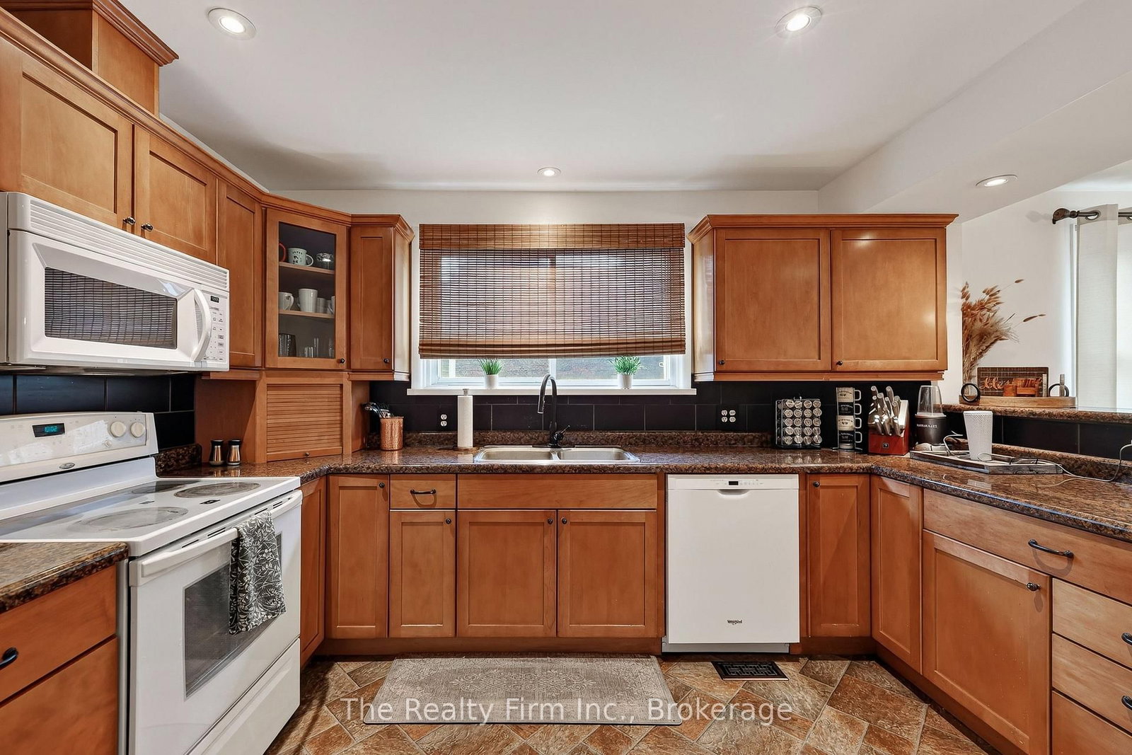 652 Miller Street • Woodstock, ON photo 14