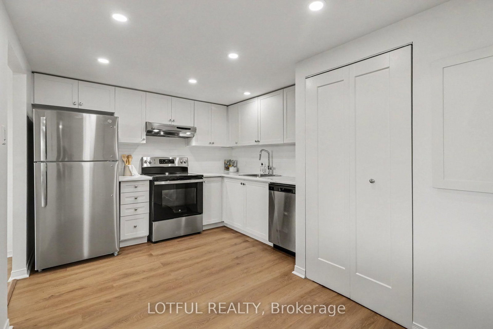 99 Holland Avenue • #605 • Ottawa, ON photo 16