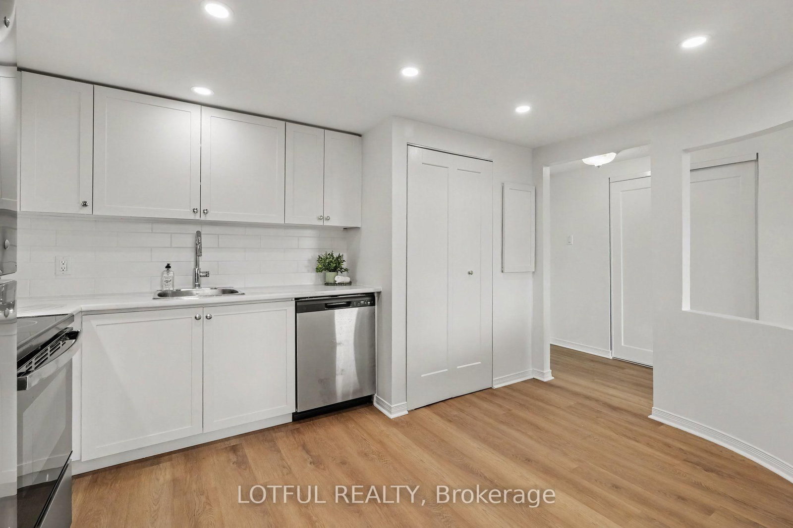 99 Holland Avenue • #605 • Ottawa, ON photo 18