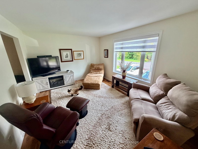 19 Simcoe Street