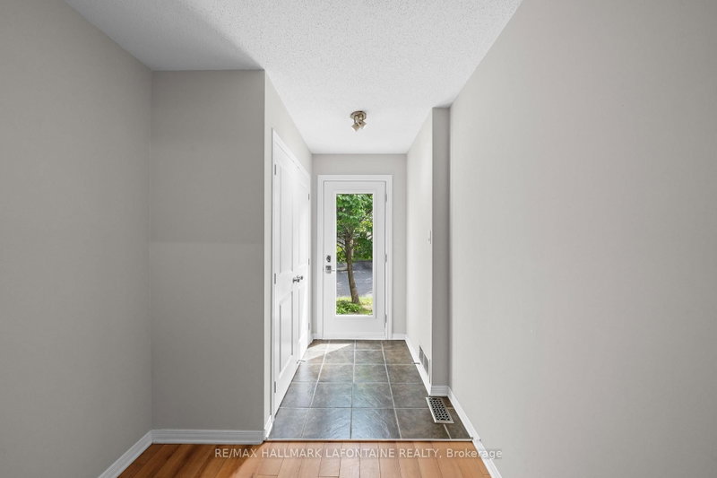 556 Burleigh Private