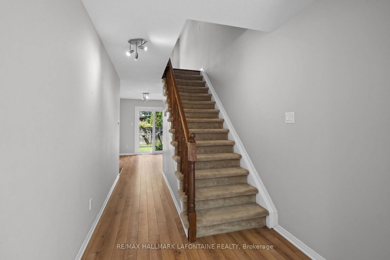 556 Burleigh Private