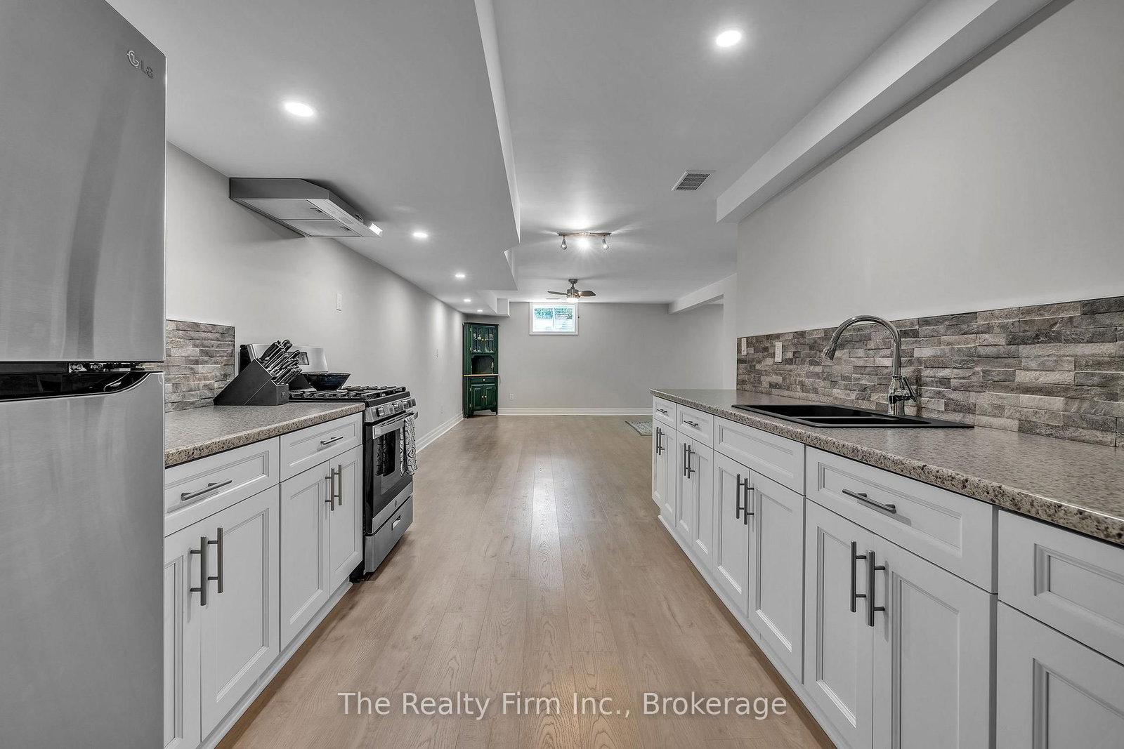 27 Cronyn Street • Woodstock, ON photo 21