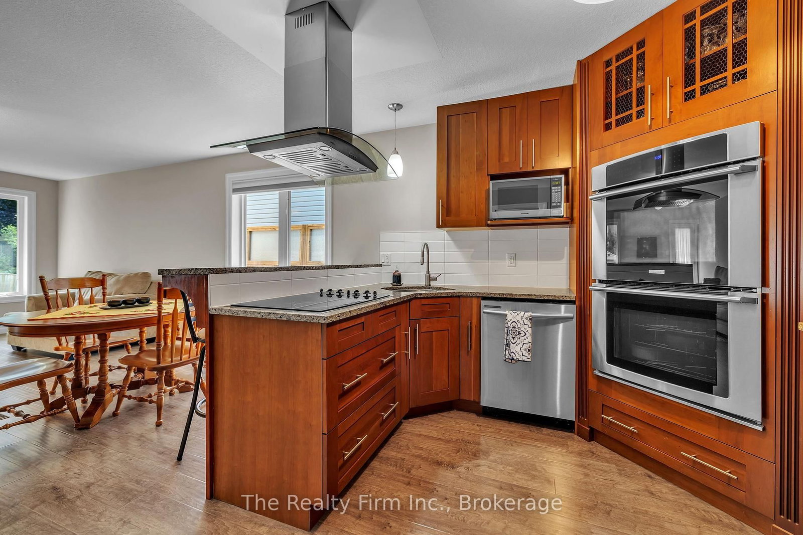 27 Cronyn Street • Woodstock, ON photo 9