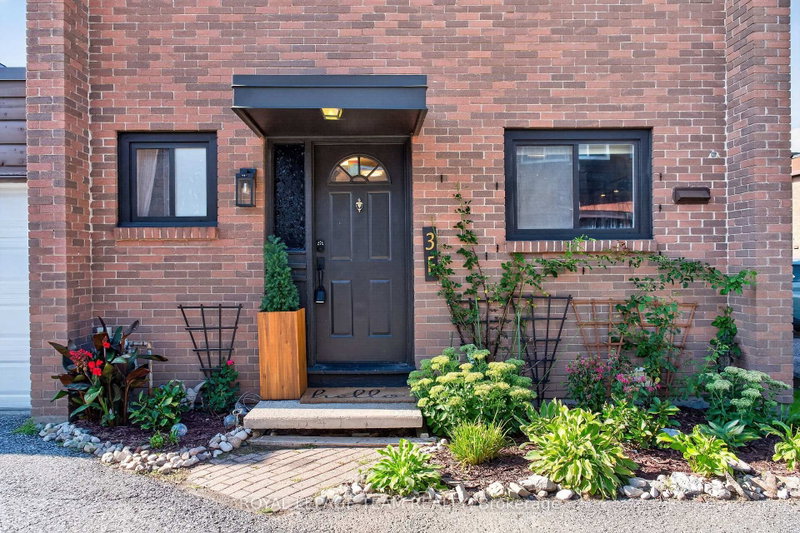 3 F ARNOLD Drive
