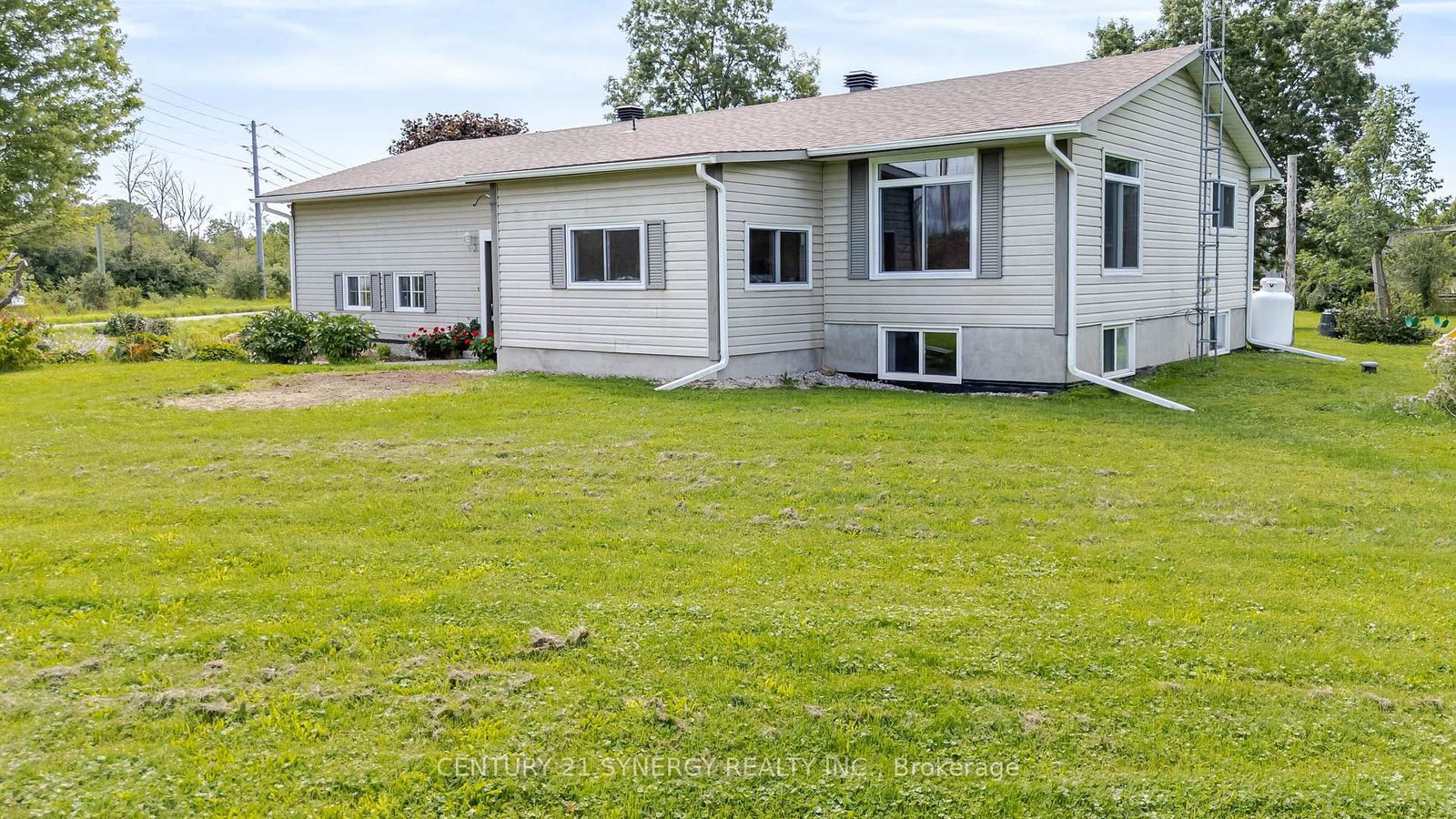 677 Bowes Side Road • Perth, ON photo 38