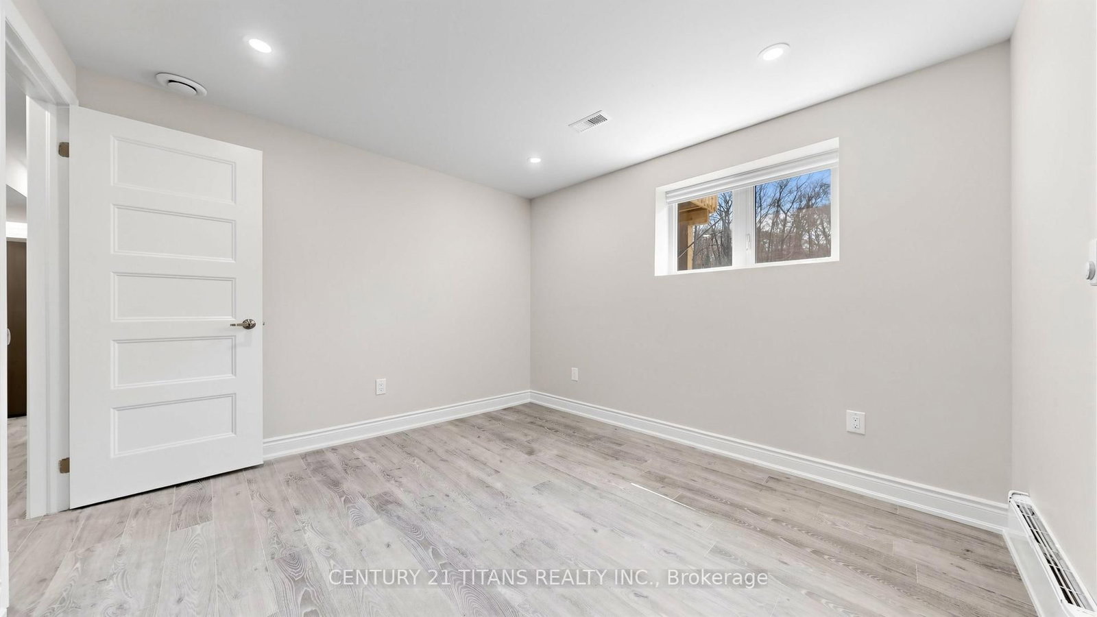 Lower-270 Forestwalk St, Kitchener, view 21