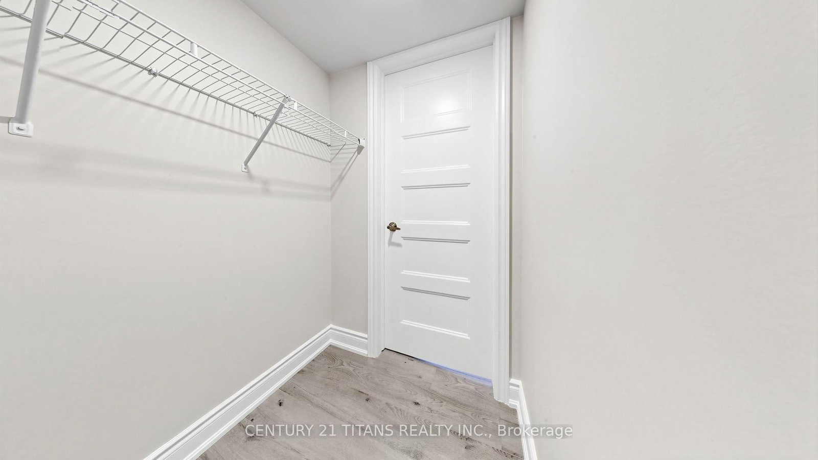 Lower-270 Forestwalk St, Kitchener, view 24