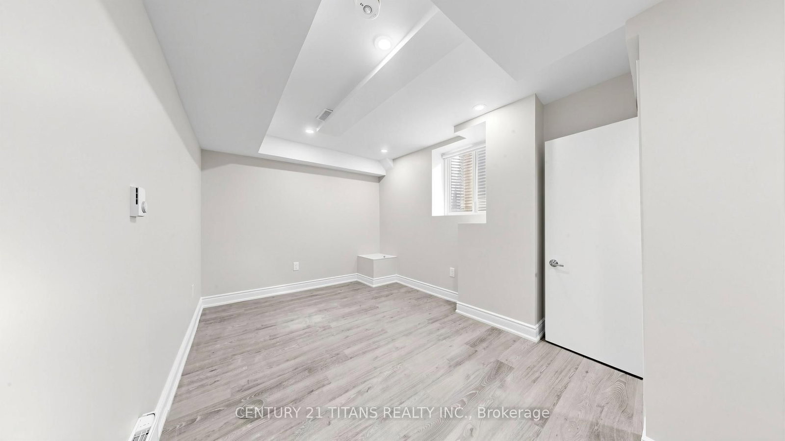 Lower-270 Forestwalk St, Kitchener, view 29
