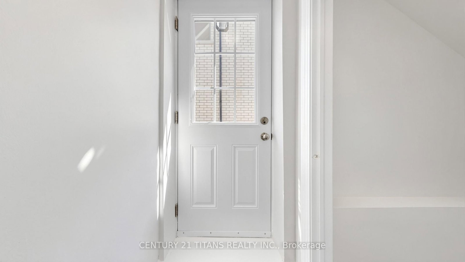 Lower-270 Forestwalk St, Kitchener, view 37