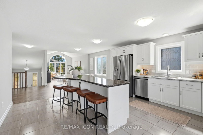 146 Jacob St W photo 4