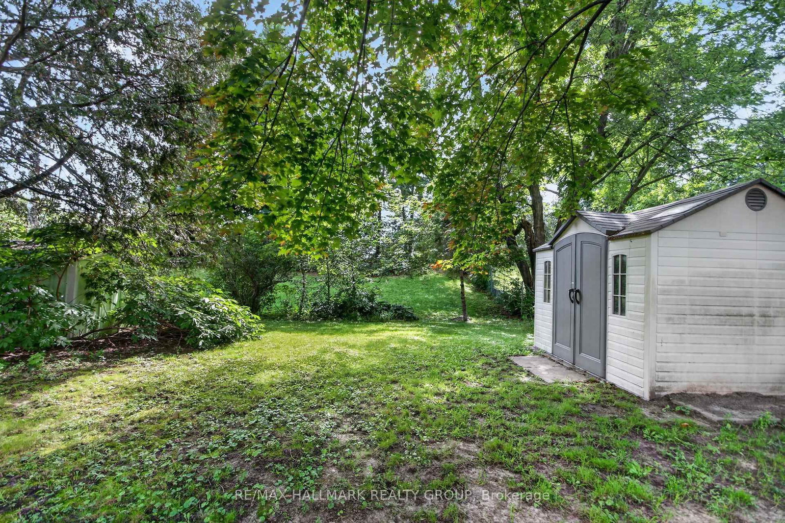 140 Rothesay Drive • Ottawa, ON photo 32