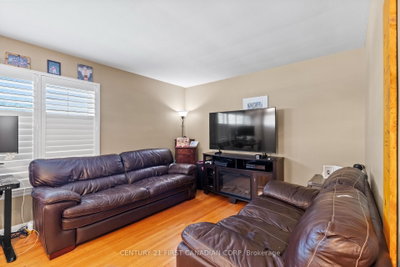 407 Vermont Avenue • London South, ON photo 8