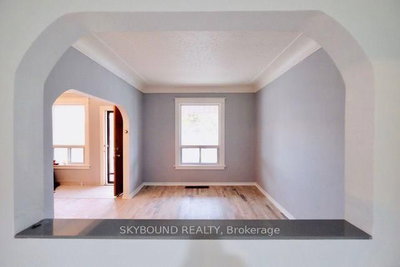 Detached House for lease at 72 Somerset Avenue, Hamilton, Ontario, L8L 2L7 - Stipley - MLS: X13703522