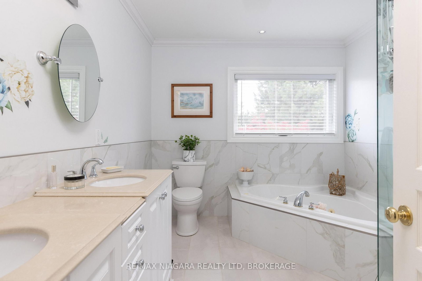 8056 Cathedral Drive • Niagara Falls, ON photo 24