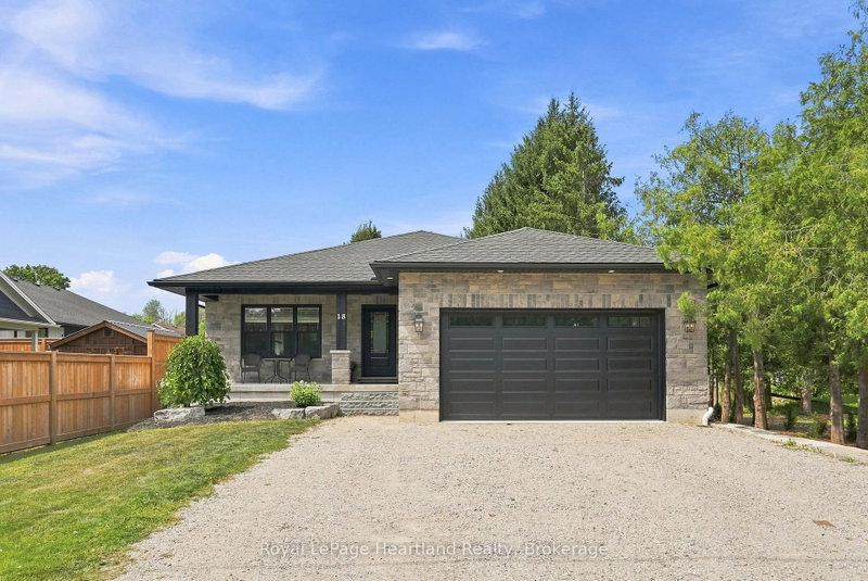 18 Geddes Street W