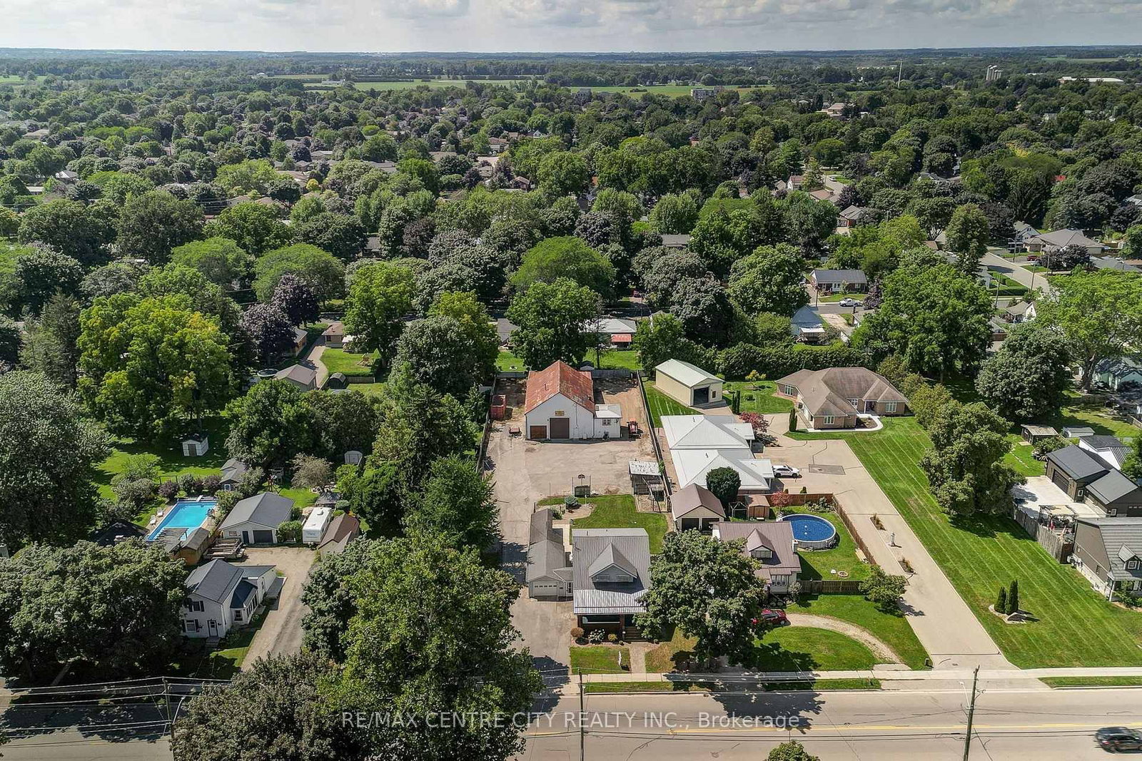 264 John Street S • Aylmer, ON photo 38