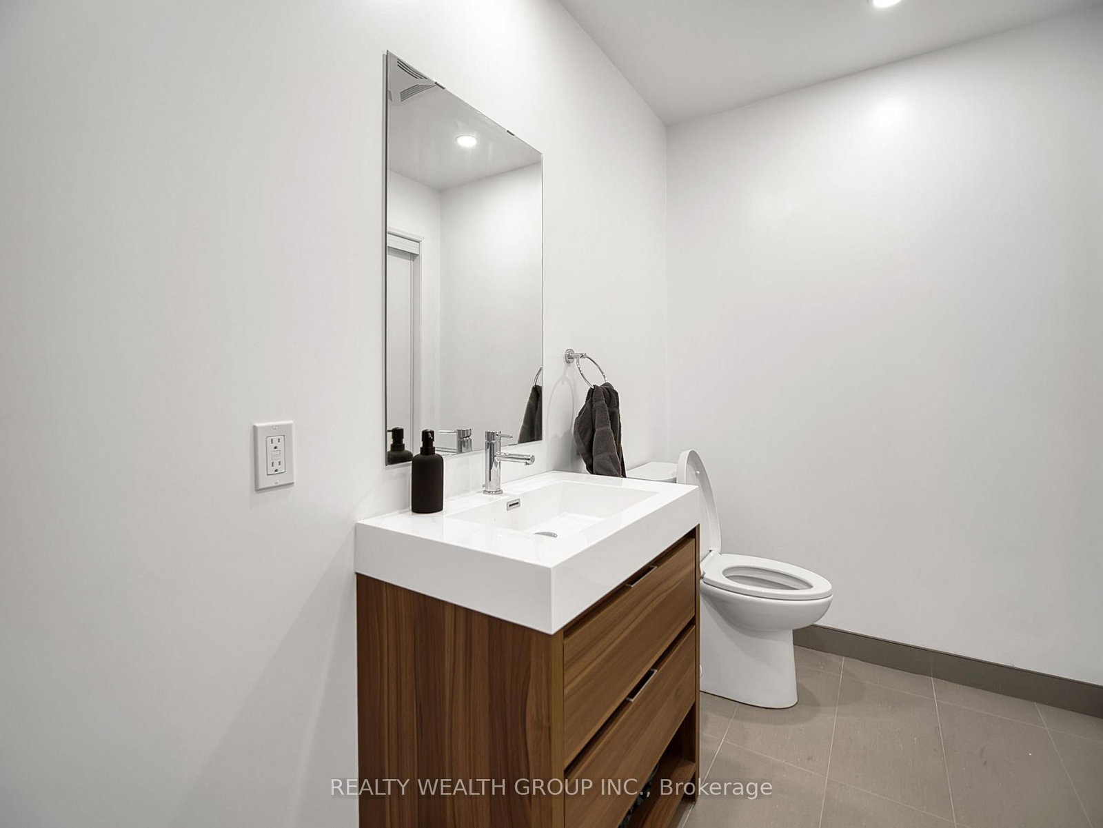 195 Hunter Street E • #409 • Peterborough, ON photo 17