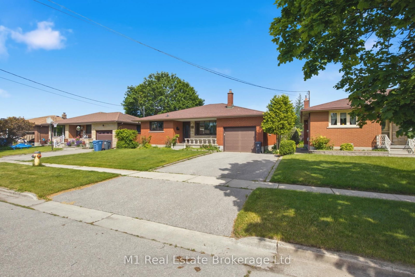 27 Palermo Crescent • Guelph, ON photo 3
