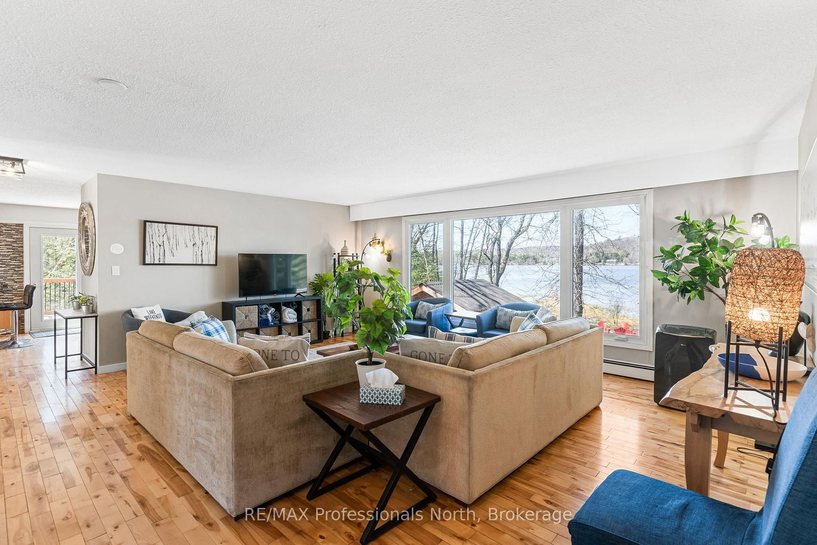 11357 Highway 118 • Dysart et al, ON photo 20