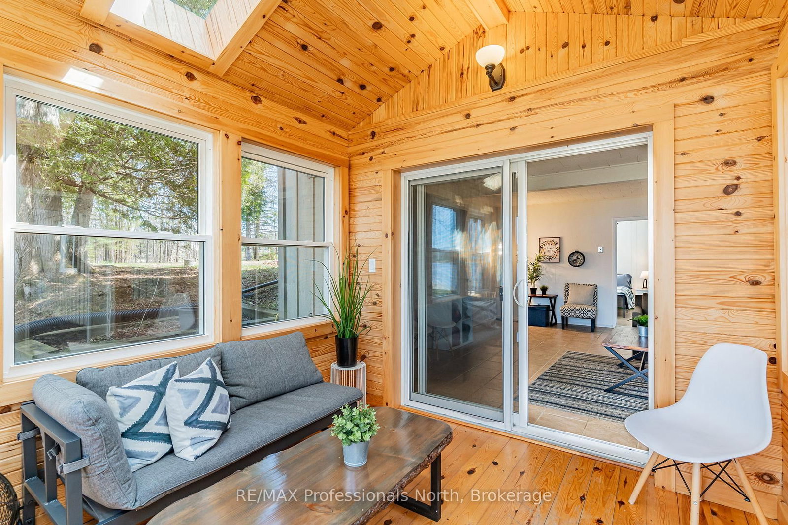 11357 Highway 118 • Dysart et al, ON photo 38
