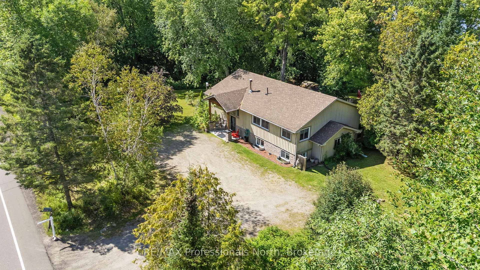 11357 Highway 118 • Dysart et al, ON photo 8