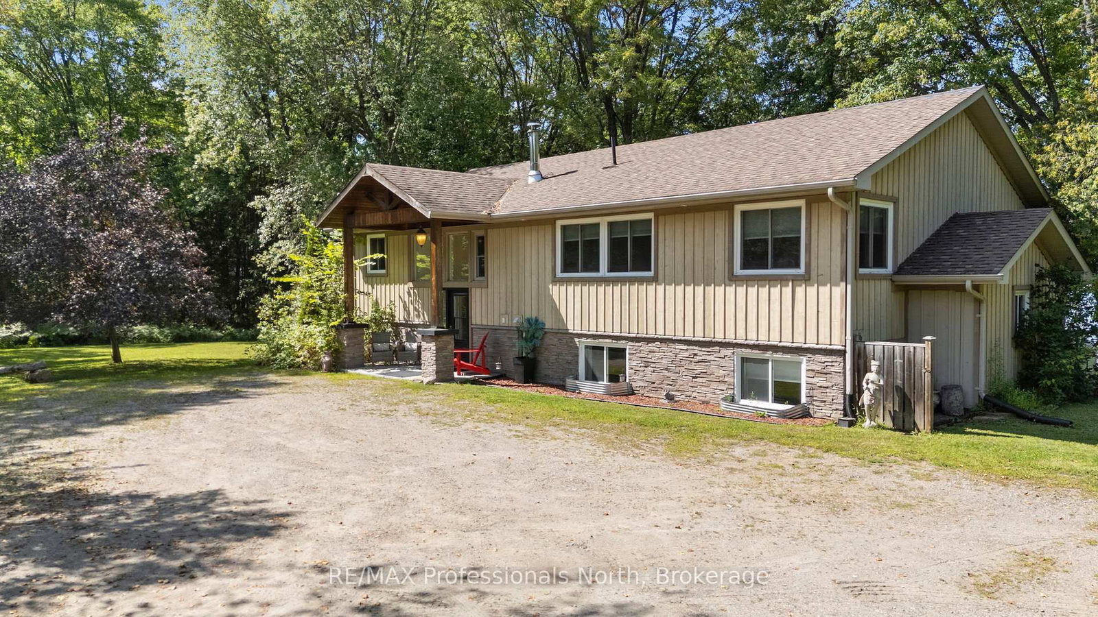11357 Highway 118 • Dysart et al, ON photo 9