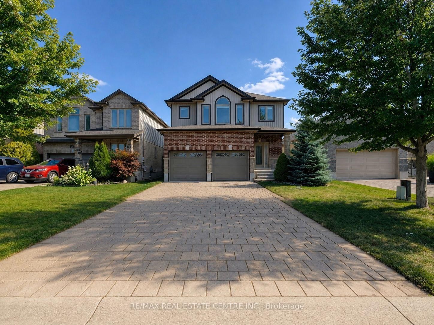 1029 Moy Crescent, London North