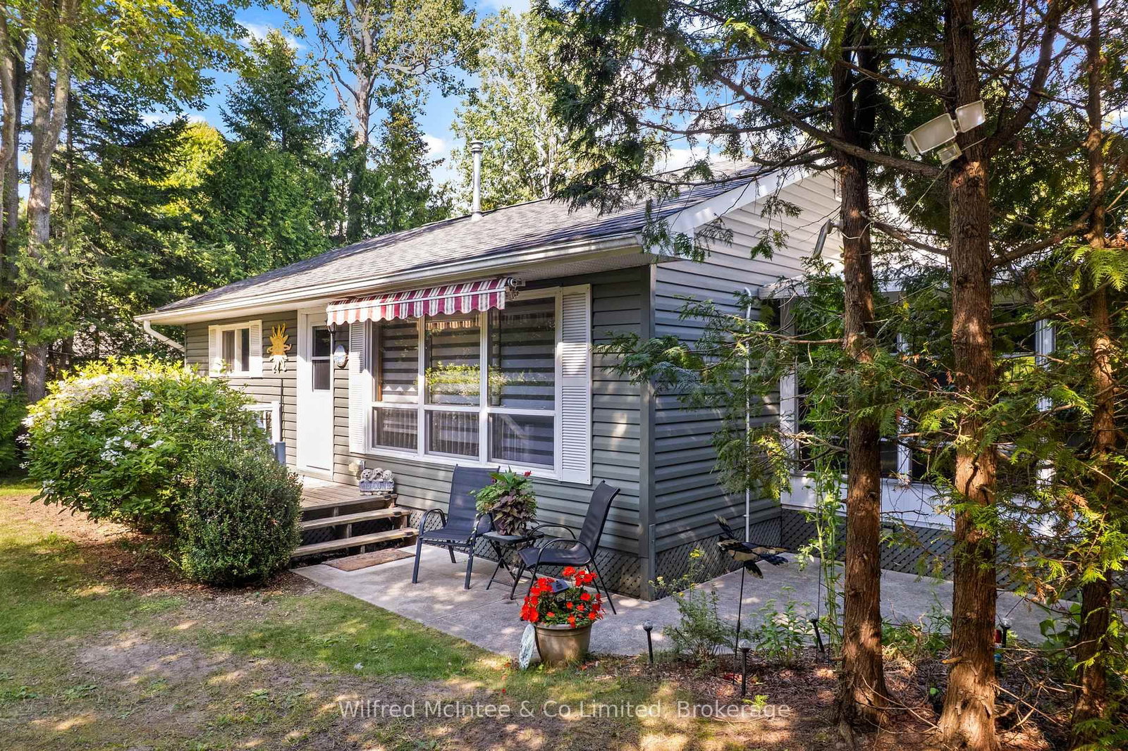 32 MOHAWK Drive • Native Leased Lands, ON photo 1