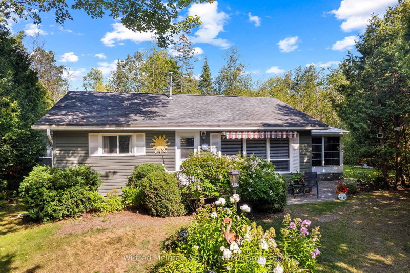 32 MOHAWK Drive