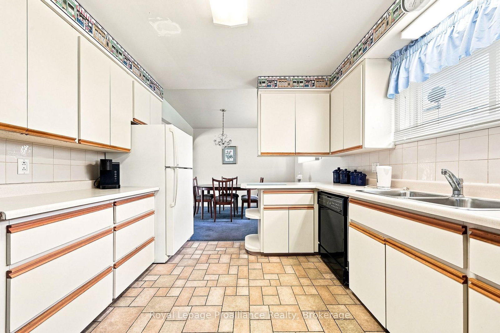 380-384 Main Street • Prince Edward County, ON photo 11