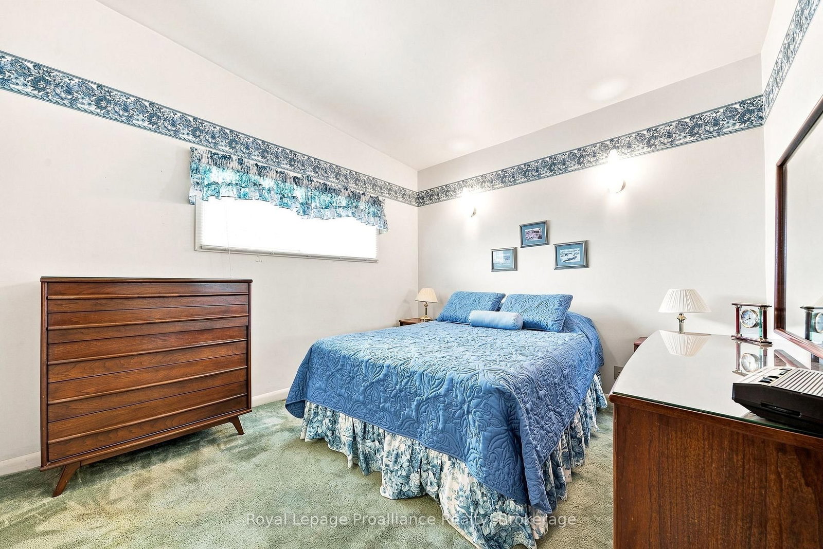 380-384 Main Street • Prince Edward County, ON photo 13