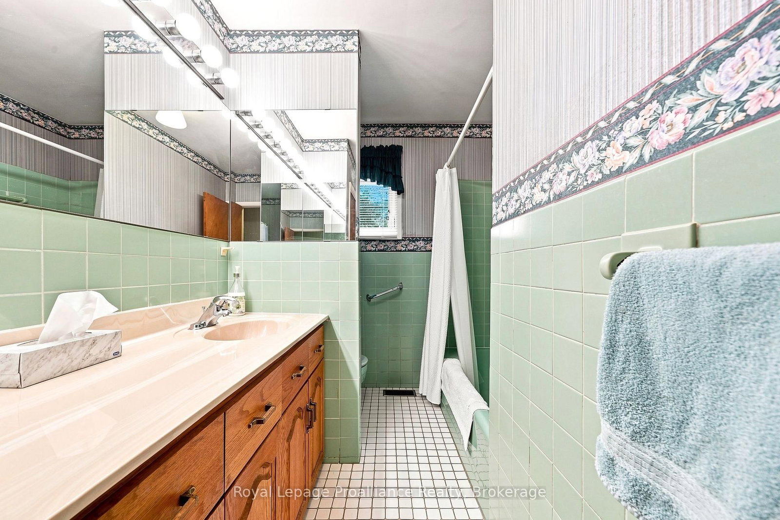 380-384 Main Street • Prince Edward County, ON photo 16