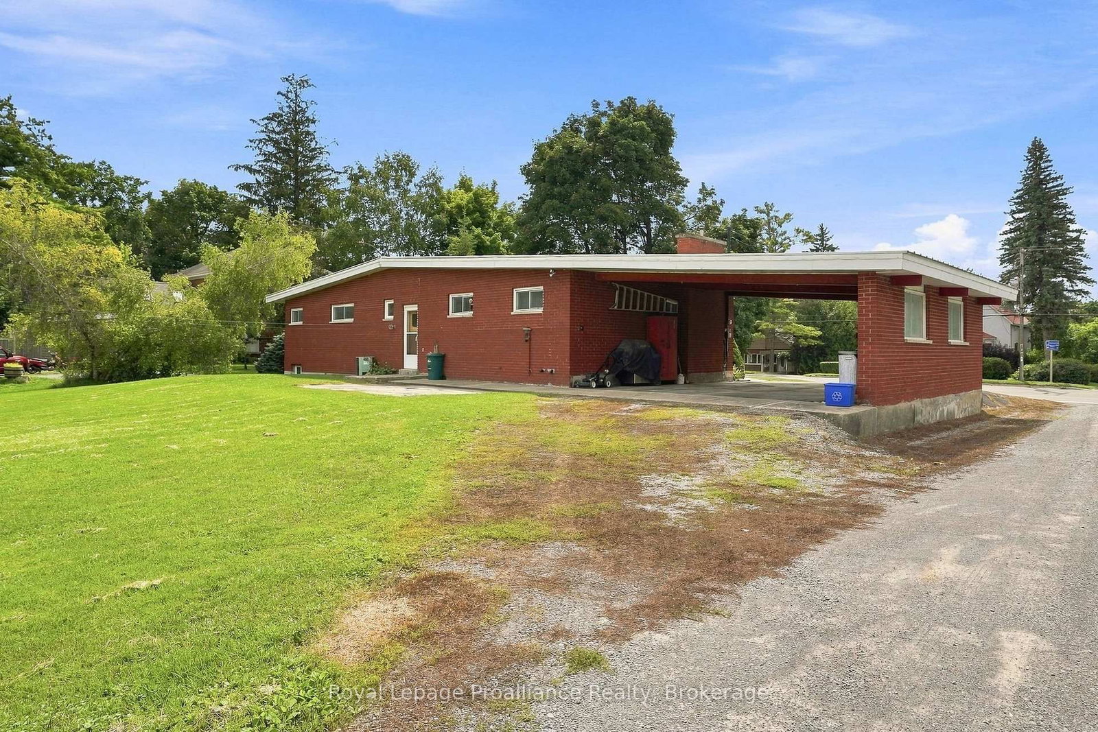 380-384 Main Street • Prince Edward County, ON photo 26