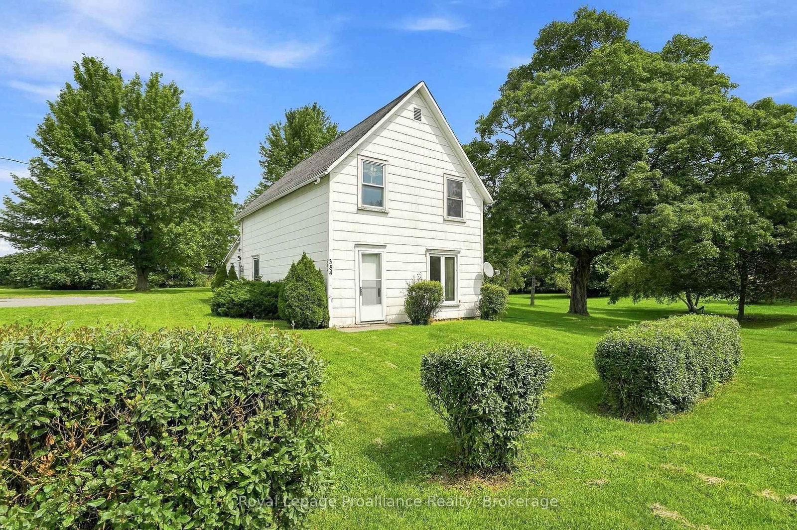 380-384 Main Street • Prince Edward County, ON photo 31
