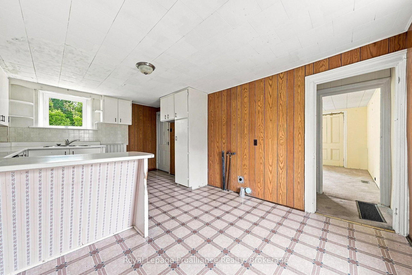 380-384 Main Street • Prince Edward County, ON photo 35