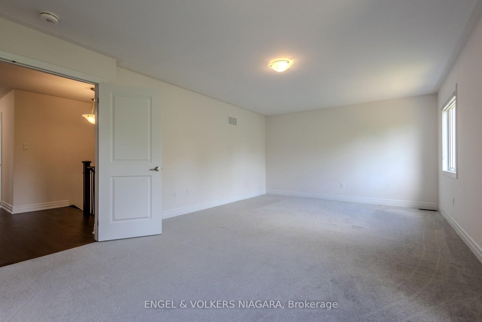 9218 White Oak Avenue • Niagara Falls, ON photo 27