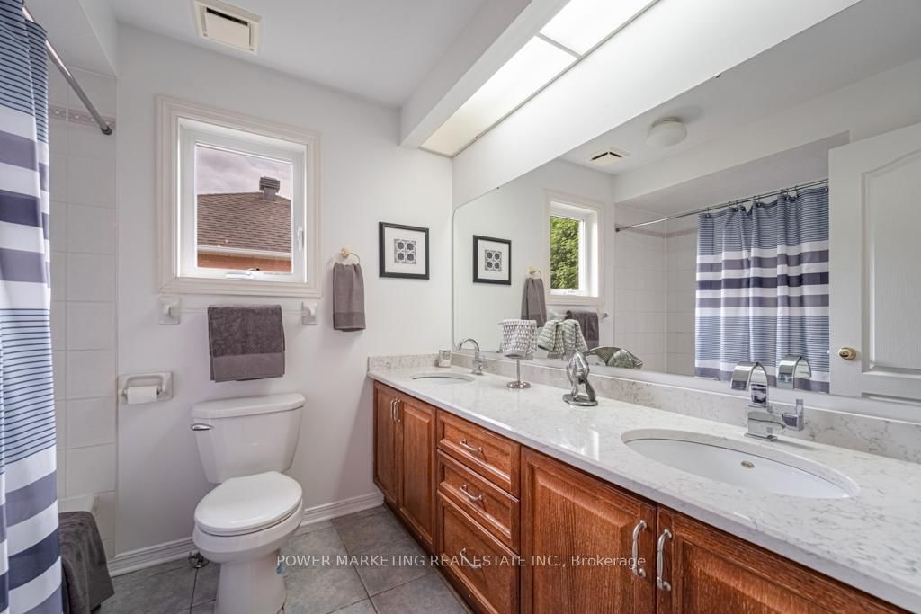29 TAJ Court • Ottawa, ON photo 21