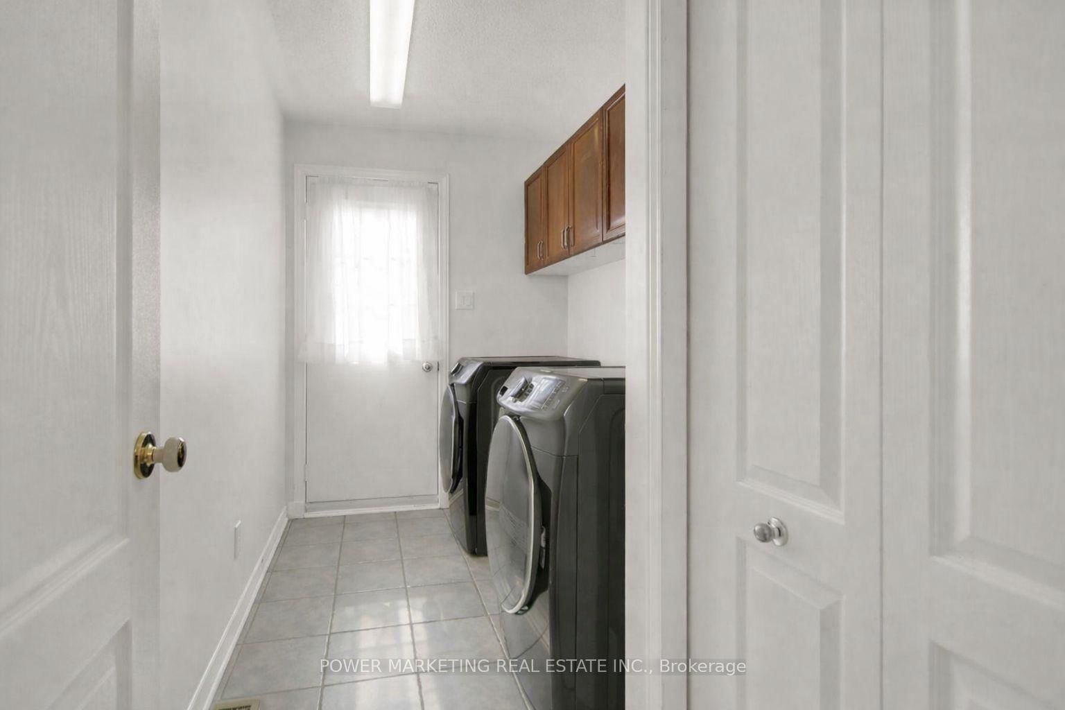 29 TAJ Court • Ottawa, ON photo 24