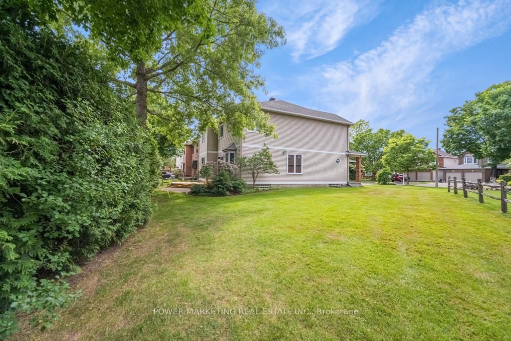 29 TAJ Court • Ottawa, ON photo 38
